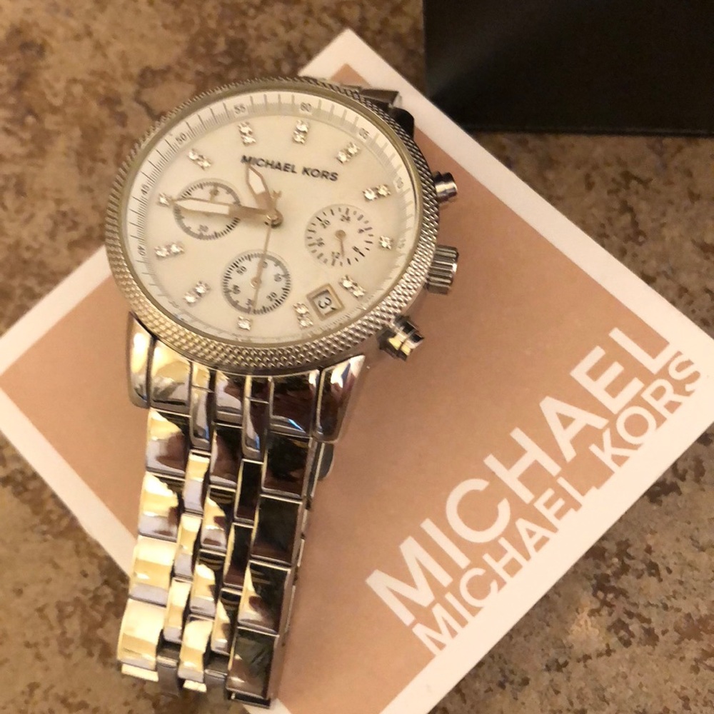 SILVER MICHAEL KORS WATCH WITH PEARL WHITE FACE